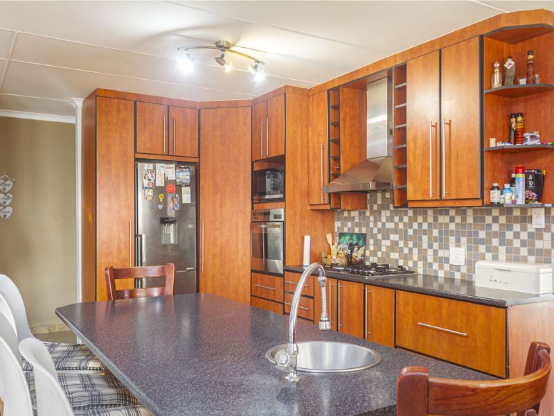 House For Sale in Delvillepark - Photo 7