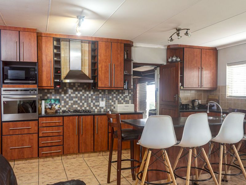 House For Sale in Delvillepark - Photo 6