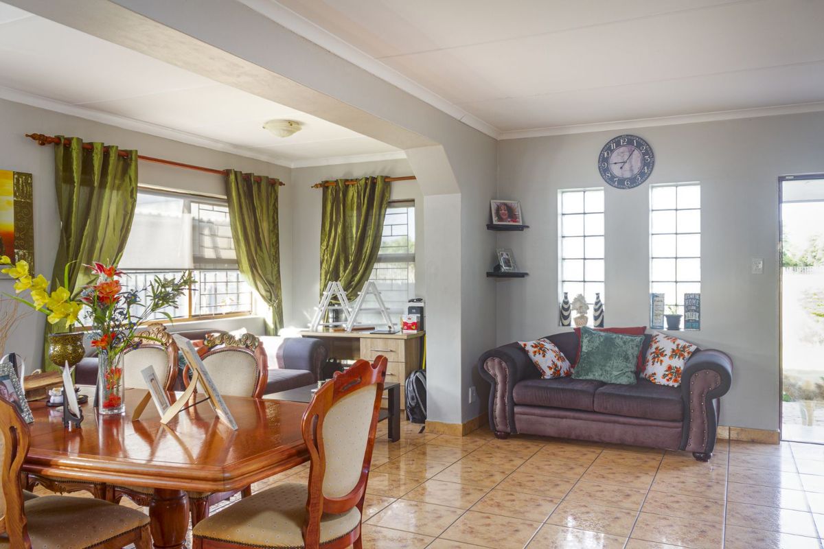 House For Sale in Delvillepark - Photo 4