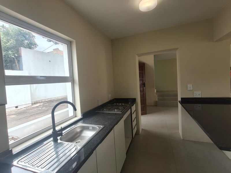 House To Rent in Westdene - Photo 7