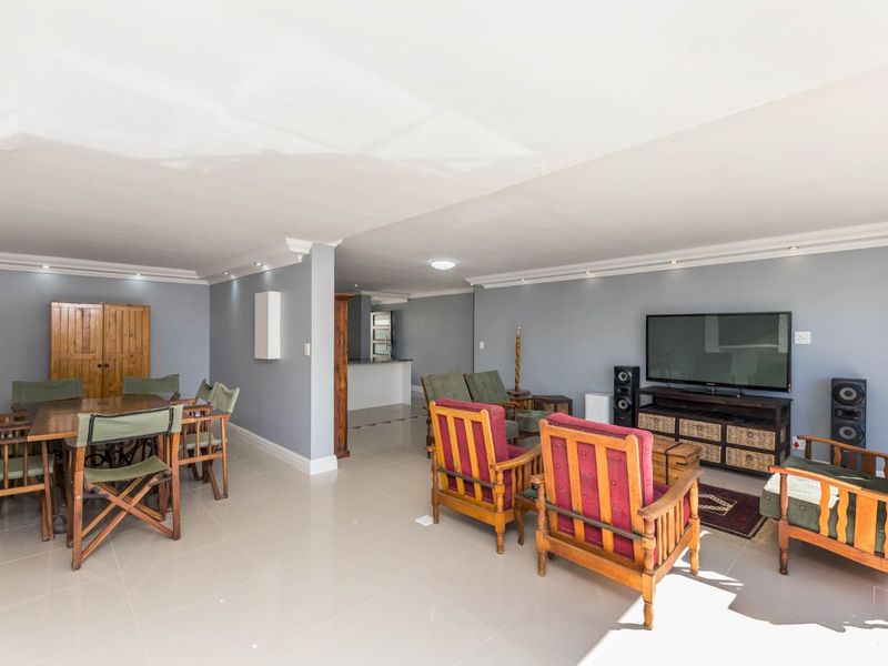 House For Sale in Sunningdale - Photo 6