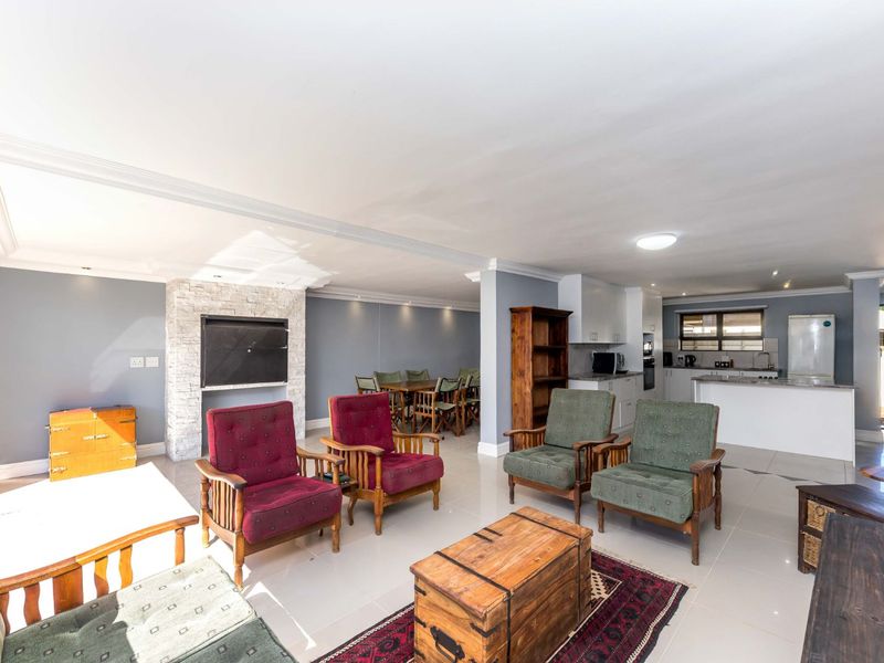 House For Sale in Sunningdale - Photo 4