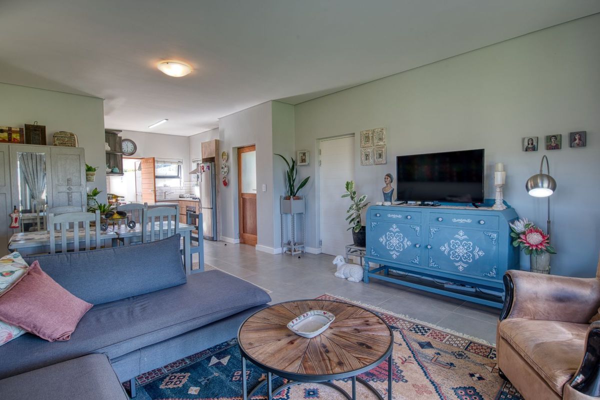 House For Sale in Hartland Lifestyle Estate - Photo 5