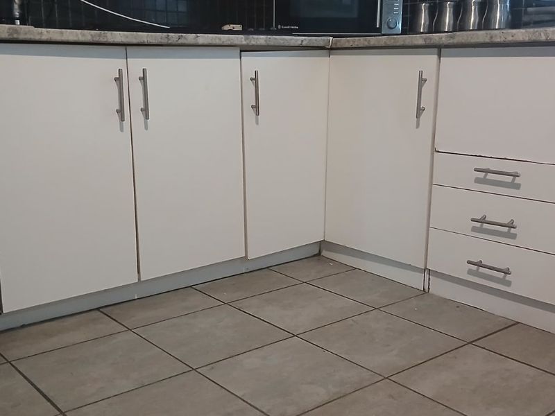 House For Sale in Portlands - Photo 10