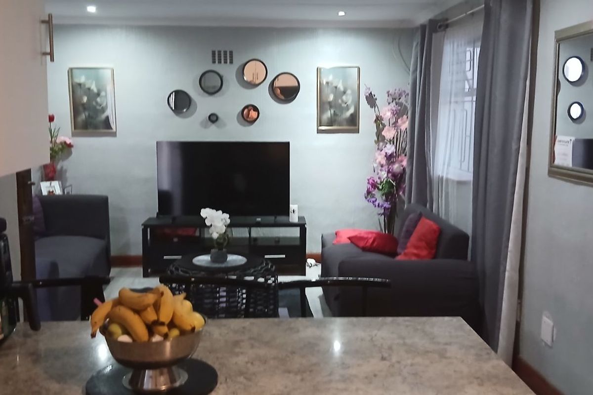 House For Sale in Portlands - Photo 3