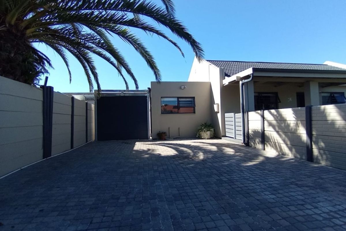 House For Sale in Blanco - Photo 2