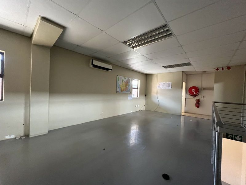 Industrial To Rent in N4 Gateway Industrial Park - Photo 5