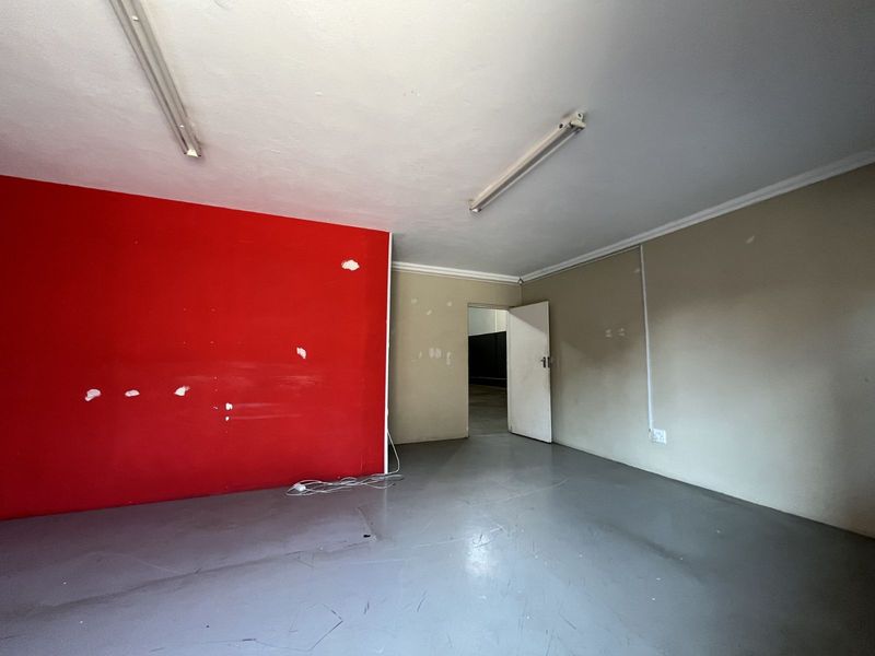 Industrial To Rent in N4 Gateway Industrial Park - Photo 3