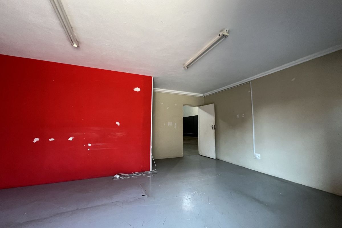 Industrial To Rent in N4 Gateway Industrial Park - Photo 3