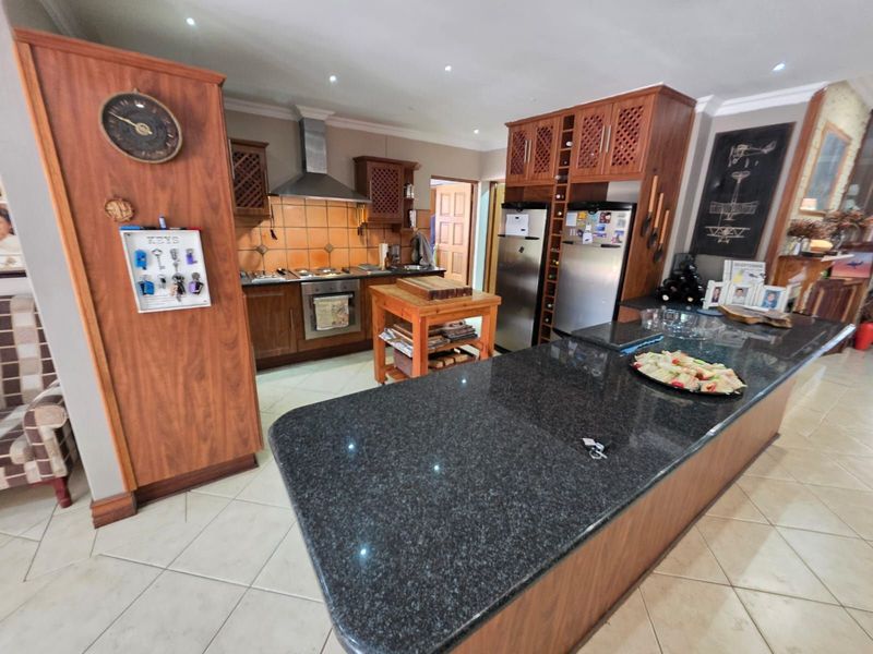 House For Sale in Hillcrest - Photo 10