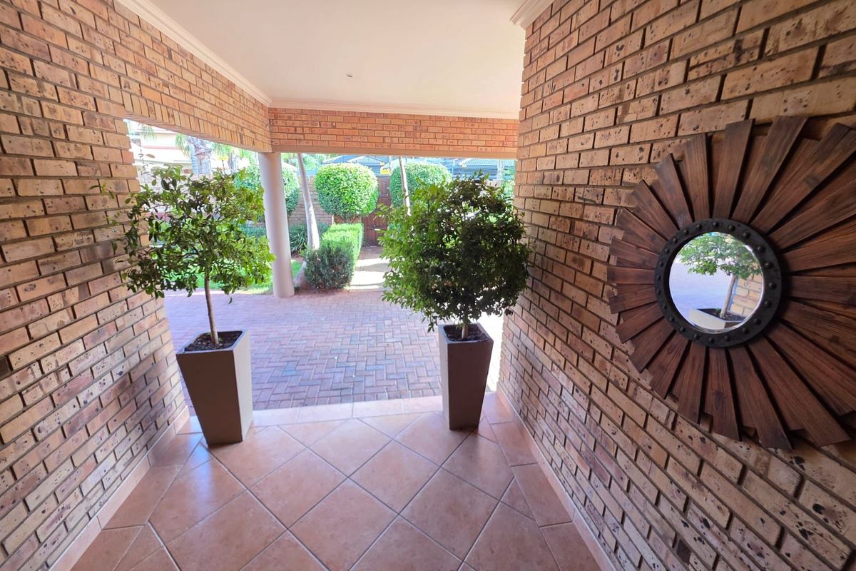 House For Sale in Hillcrest - Photo 2