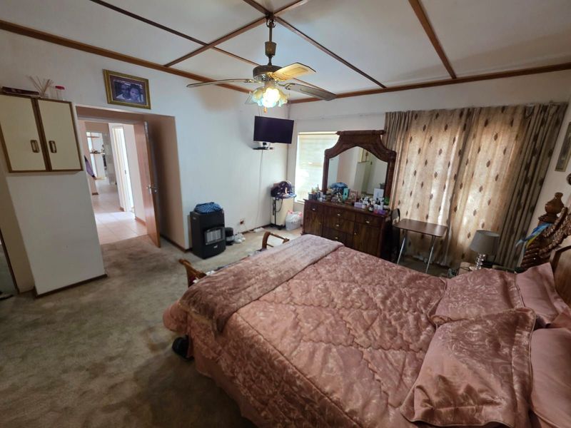 House For Sale in Royldene - Photo 10