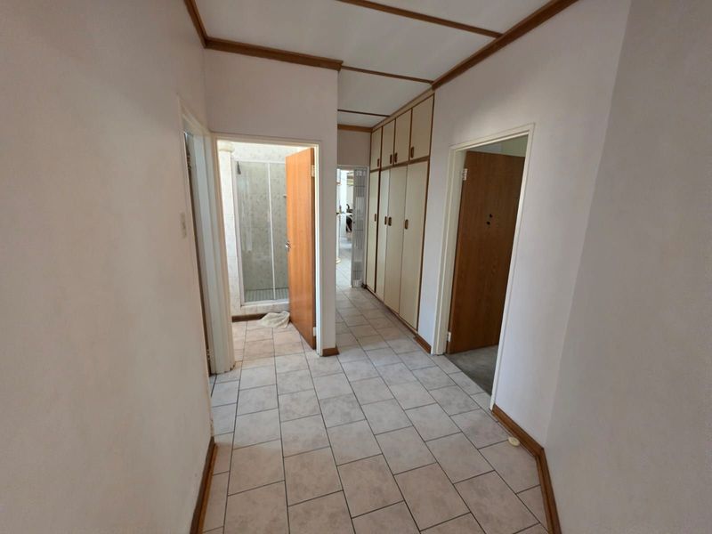 House For Sale in Royldene - Photo 9