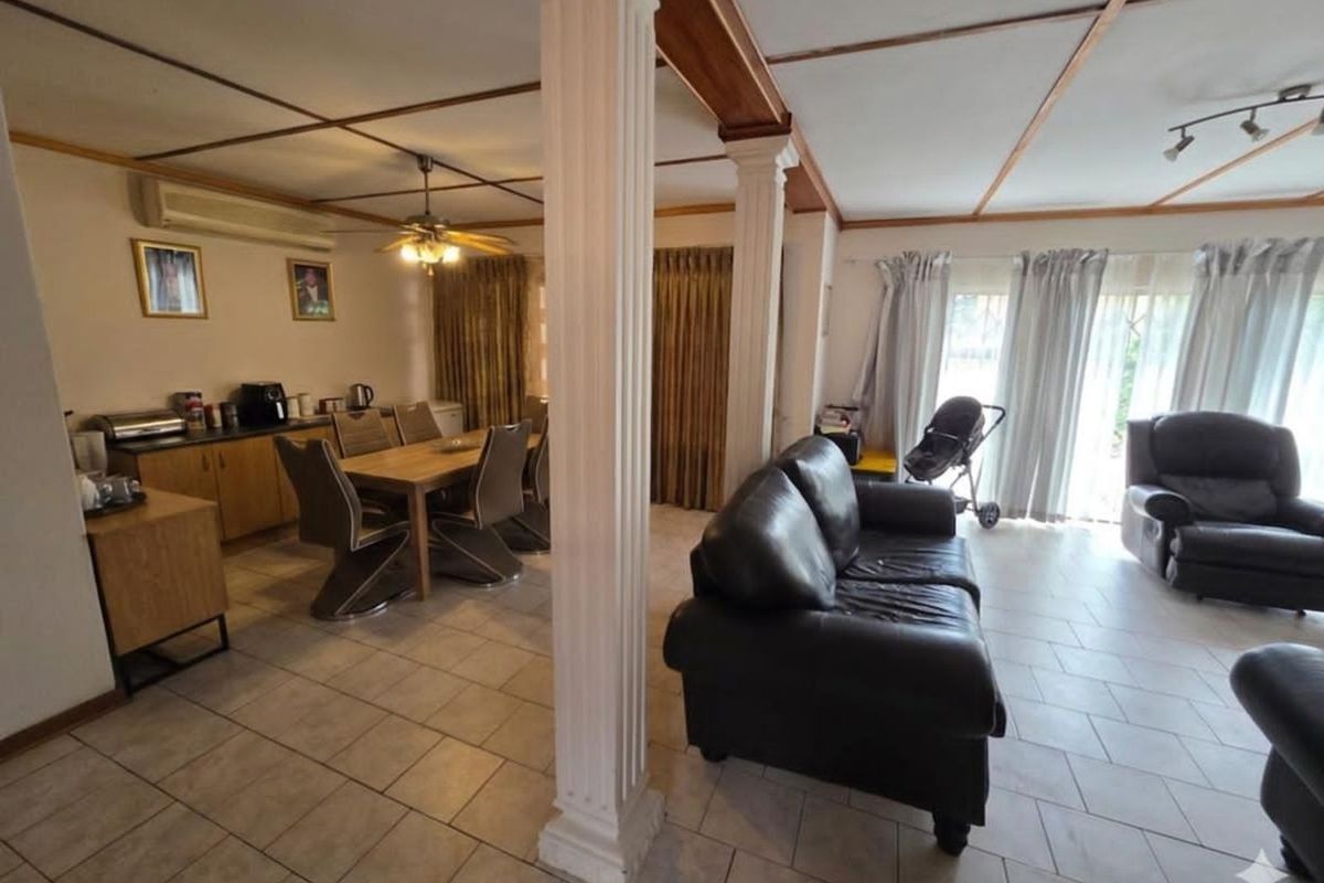 House For Sale in Royldene - Photo 5