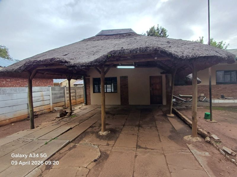 House For Sale in Songloed - Photo 3