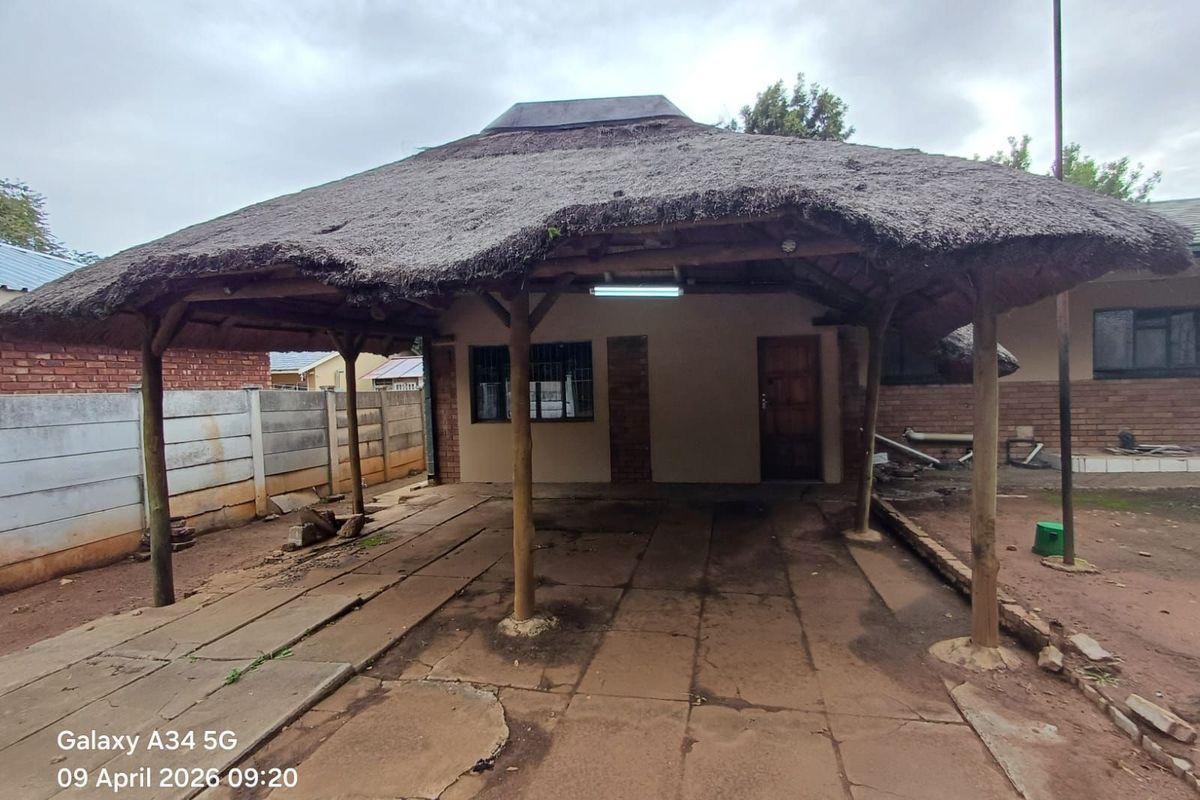 House For Sale in Songloed - Photo 3