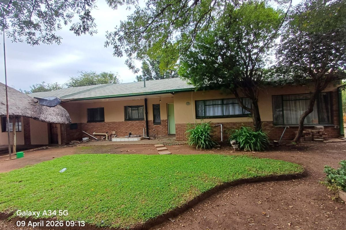 House For Sale in Songloed - Photo 2