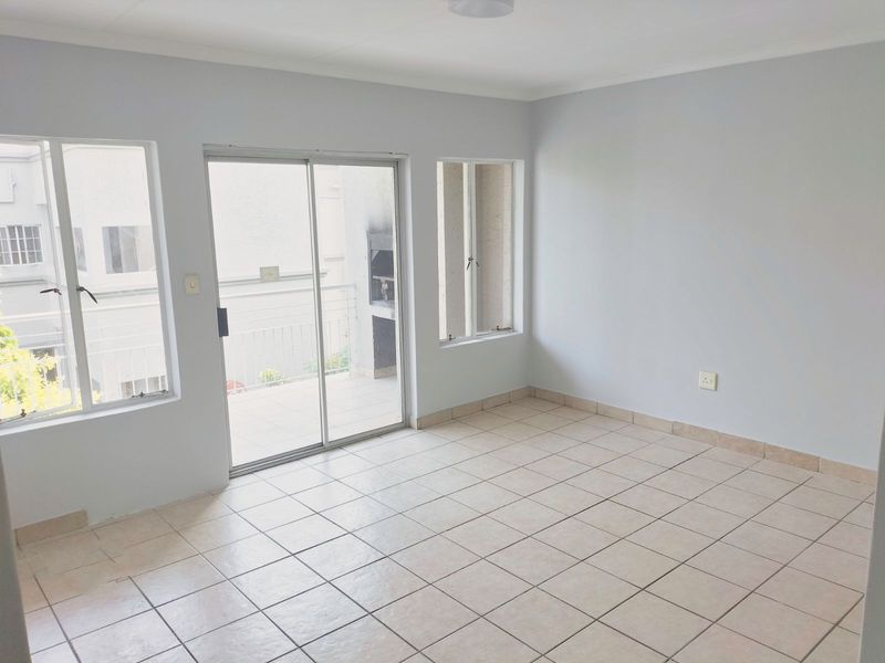 Apartment For Sale in Noordhang - Photo 2