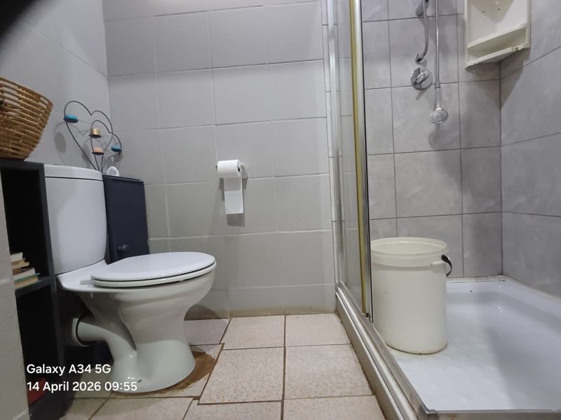 House For Sale in Stilfontein Ext 1 - Photo 8