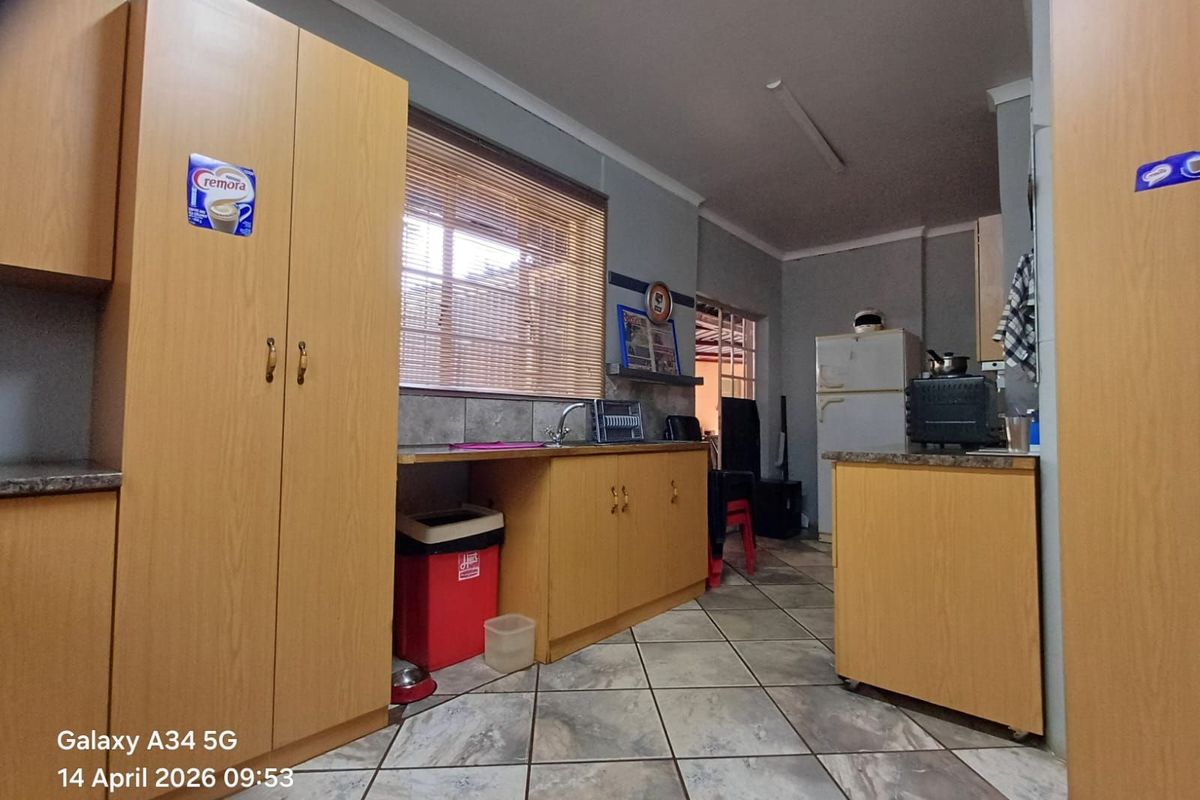 House For Sale in Stilfontein Ext 1 - Photo 3