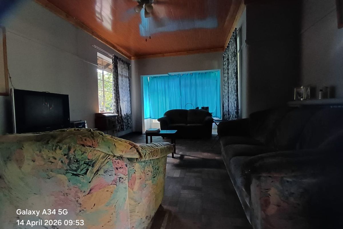 House For Sale in Stilfontein Ext 1 - Photo 2