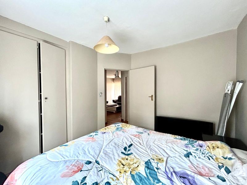 Townhouse To Rent in Faerie Glen - Photo 8