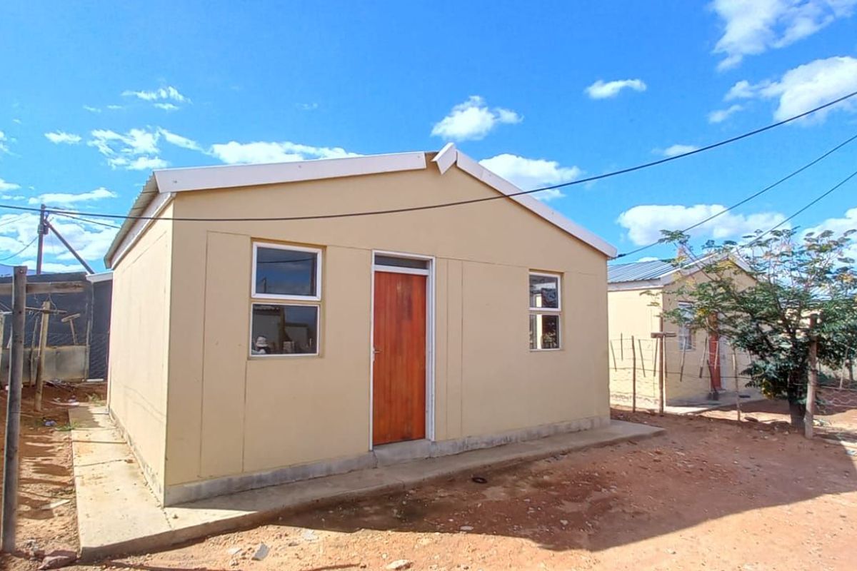 House For Sale in Calitzdorp Central - Photo 2