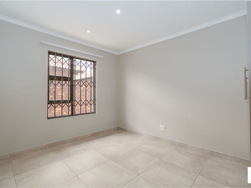 House For Sale in Secunda Central - Photo 3