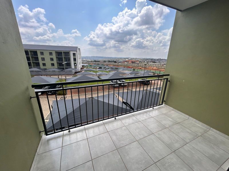 Apartment For Sale in Mooikloof Glen - Photo 5