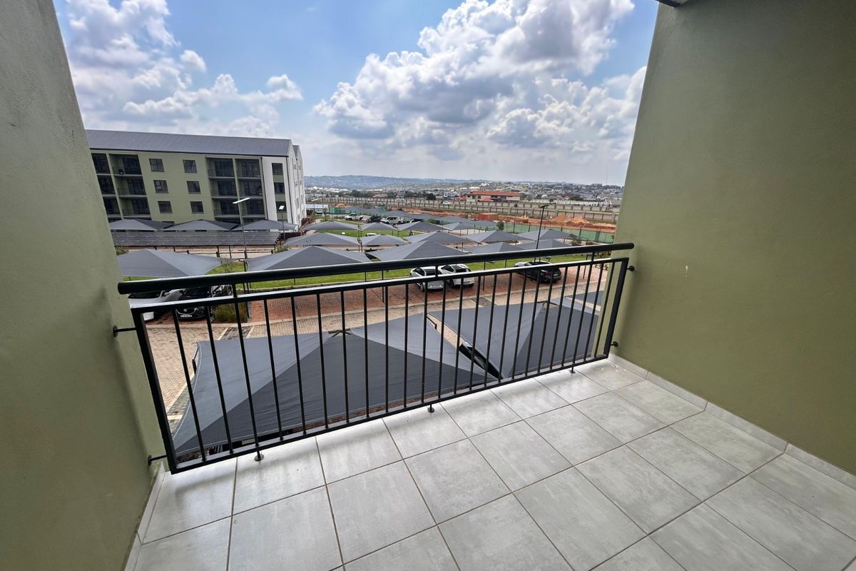 Apartment For Sale in Mooikloof Glen - Photo 5