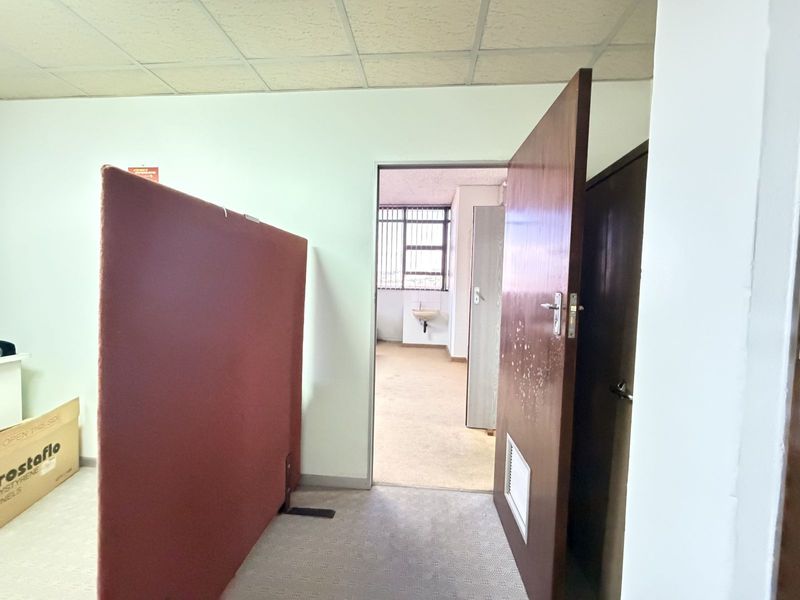 Office To Rent in Durban Central - Photo 8