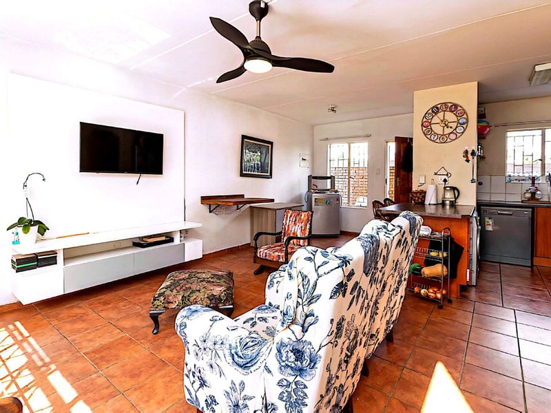 Townhouse For Sale in Strubensvallei - Photo 7