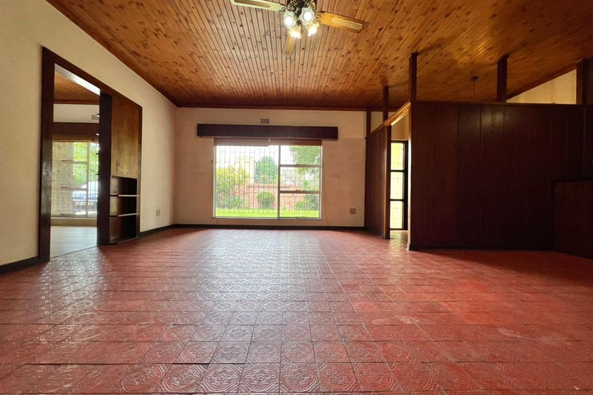 House For Sale in Ermelo Central - Photo 4