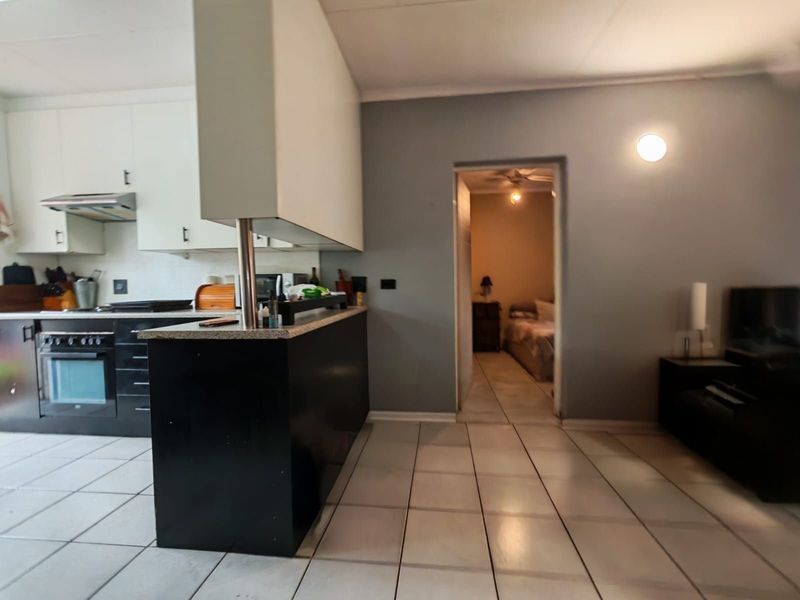 Townhouse For Sale in Birch Acres - Photo 8