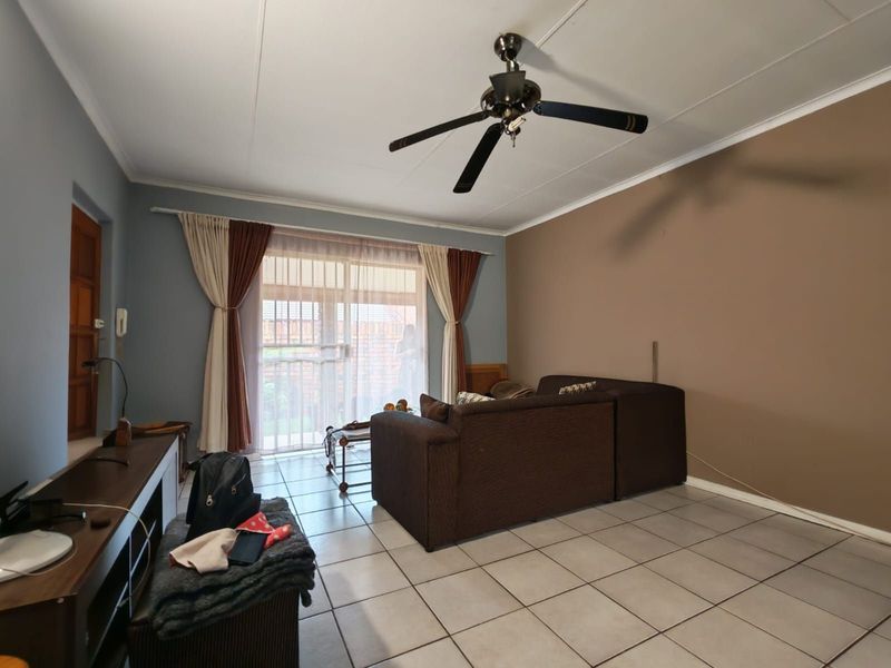 Townhouse For Sale in Birch Acres - Photo 3