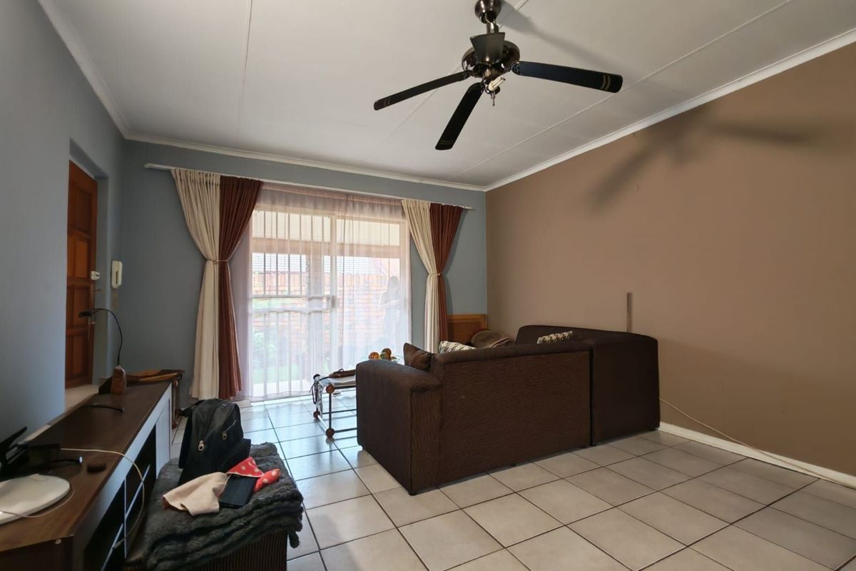 Townhouse For Sale in Birch Acres - Photo 3