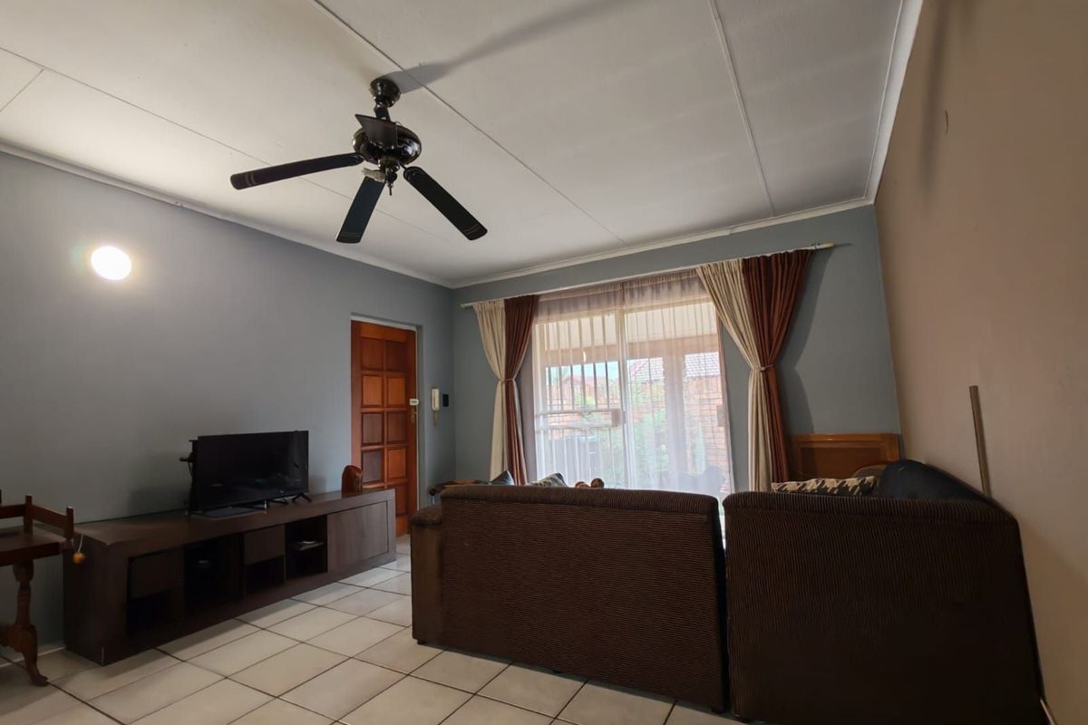 Townhouse For Sale in Birch Acres - Photo 4