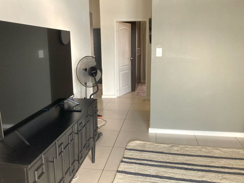 Apartment For Sale in Fourways - Photo 8