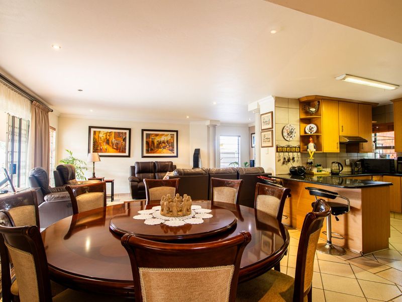 House For Sale in Moreleta Park - Photo 7