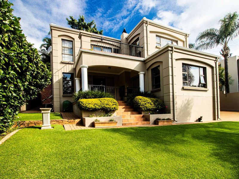 House For Sale in Moreleta Park - Photo 2