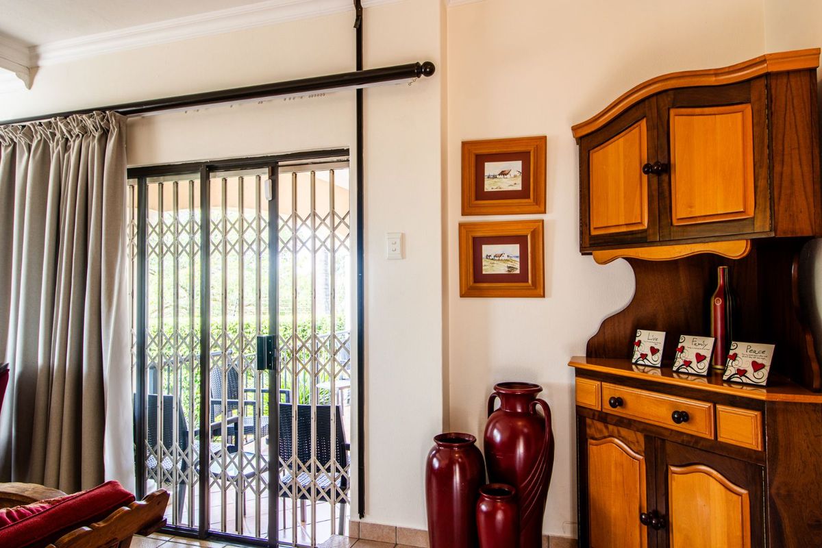 House For Sale in Moreleta Park - Photo 4