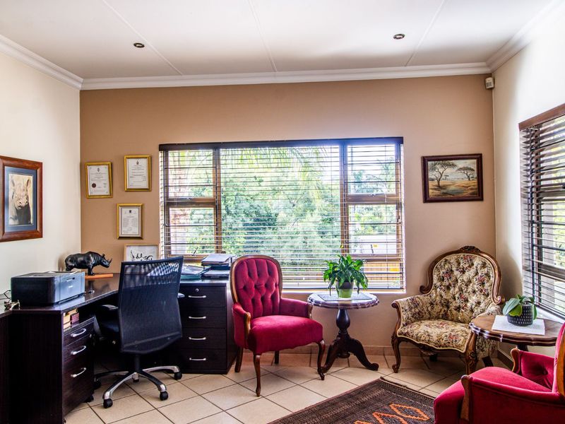 House For Sale in Moreleta Park - Photo 5