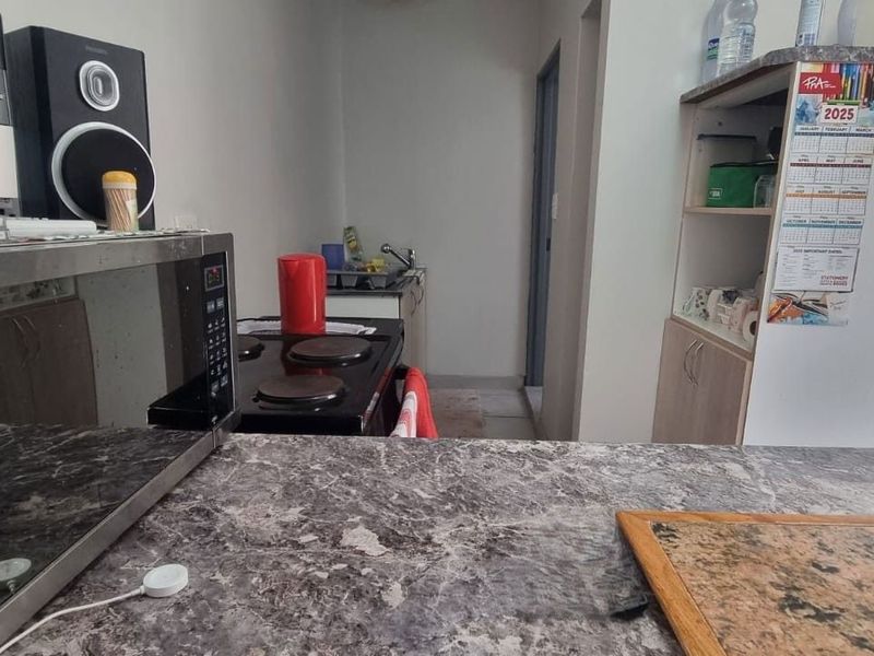 House For Sale in Beaconsfield - Photo 8