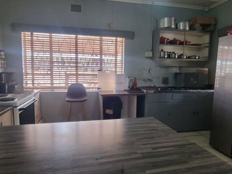 House For Sale in Beaconsfield - Photo 6