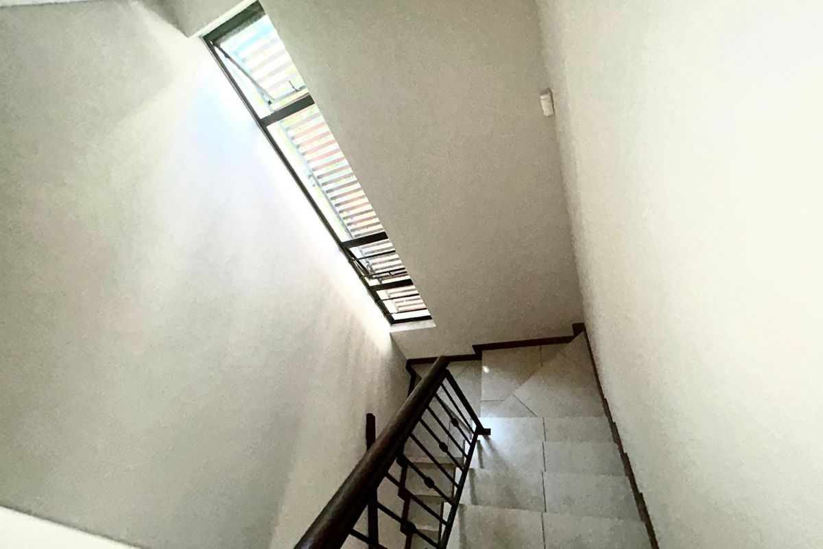 Townhouse To Rent in Menlo Park - Photo 5