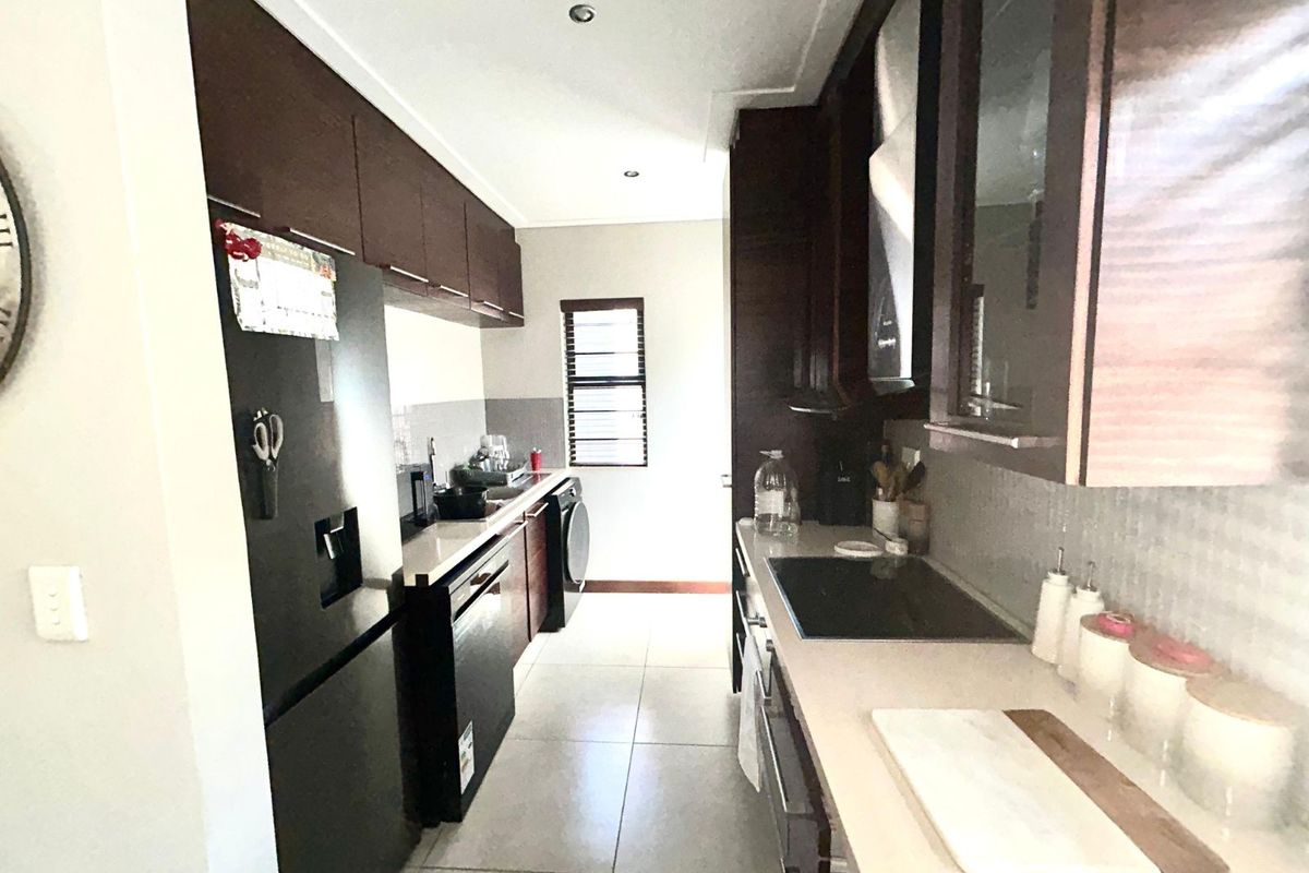 Townhouse To Rent in Menlo Park - Photo 4