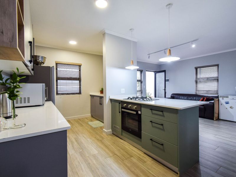 Townhouse For Sale in Olympus AH - Photo 2