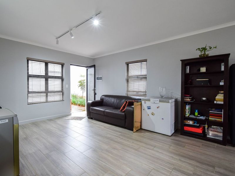 Townhouse For Sale in Olympus AH - Photo 10