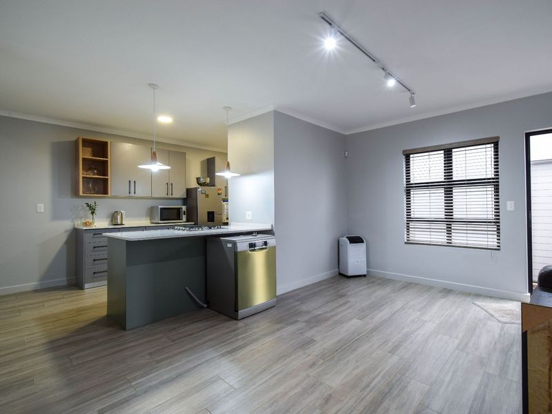 Townhouse For Sale in Olympus AH - Photo 9