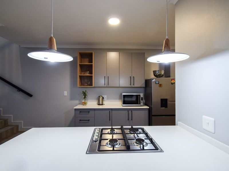 Townhouse For Sale in Olympus AH - Photo 5